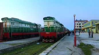 ''Motrat'' T669 1046 & T669 1047 ne stacionin e Fierit