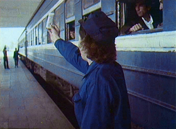 Nisje nga stacioni i Tiranes 1978 - Vagon Kinez i tipit ''Beijing'' - Arkivi personal A.Gjika - Foto historike